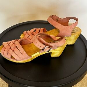 Woven Suede Pink Women’s Sandal Clogs with Ankle Buckle